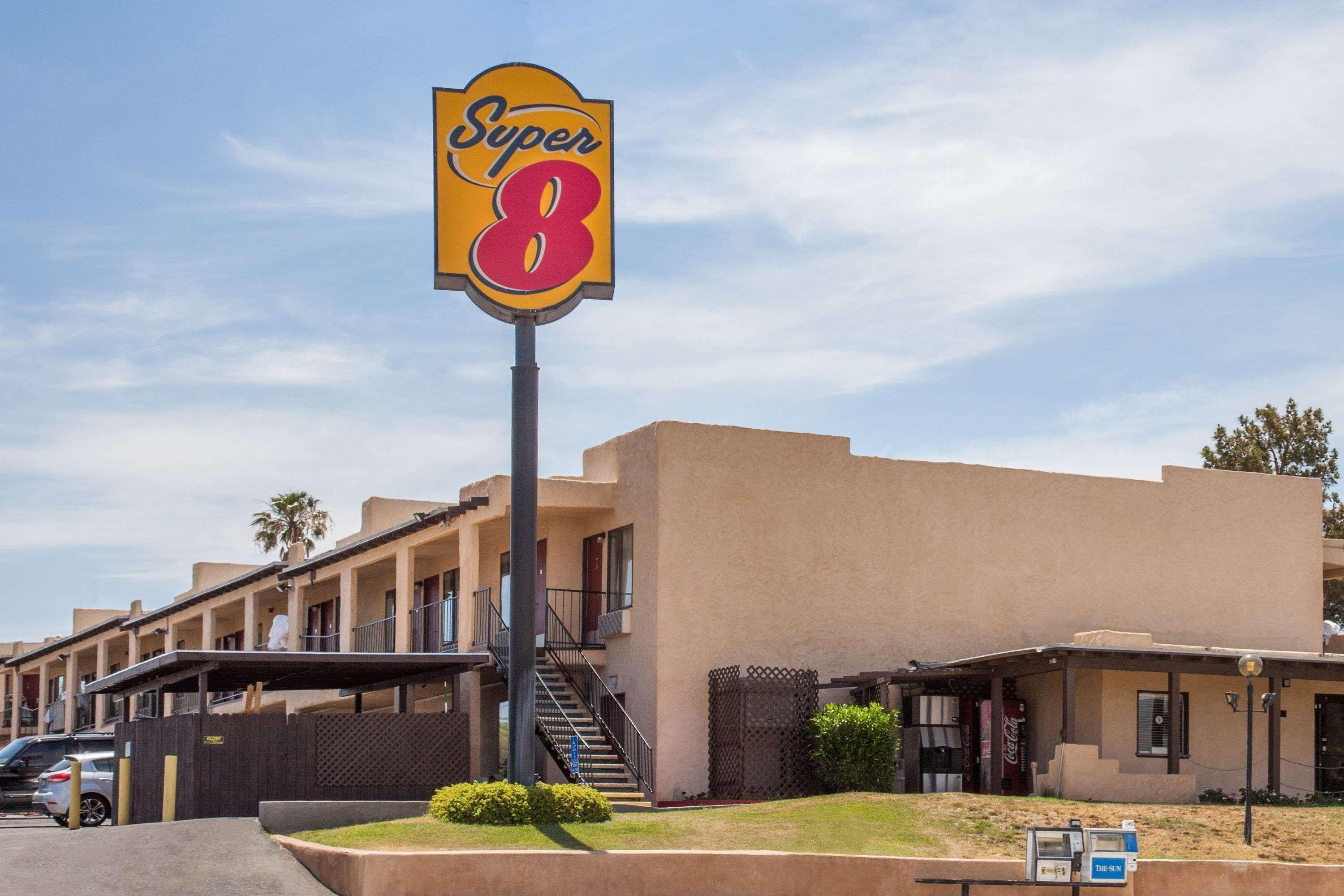 Hotel Super 8 By Wyndham Barstow Exterior foto