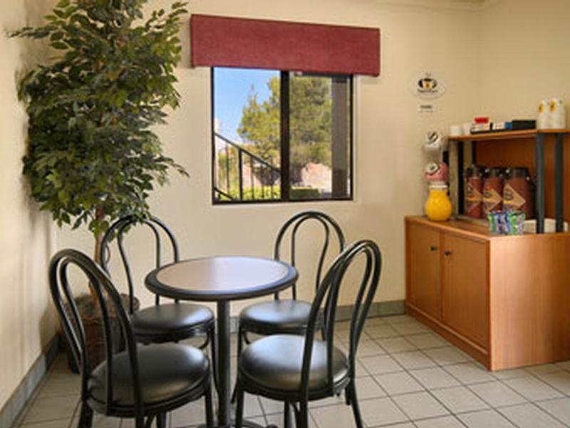 Hotel Super 8 By Wyndham Barstow Restaurante foto