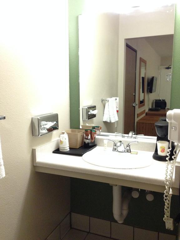 Hotel Super 8 By Wyndham Barstow Habitación foto