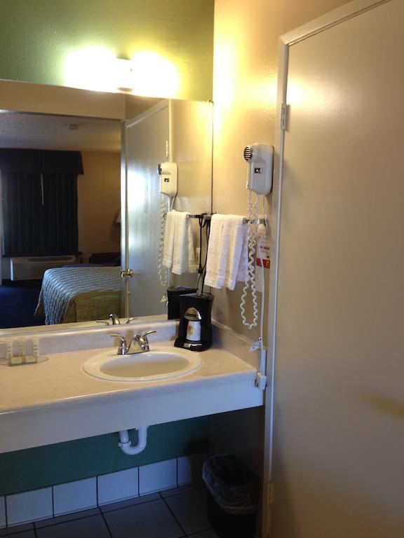 Hotel Super 8 By Wyndham Barstow Habitación foto
